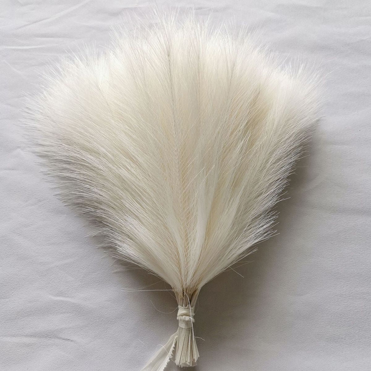 Premium Artificial Pampas Grass for Living Room Decor